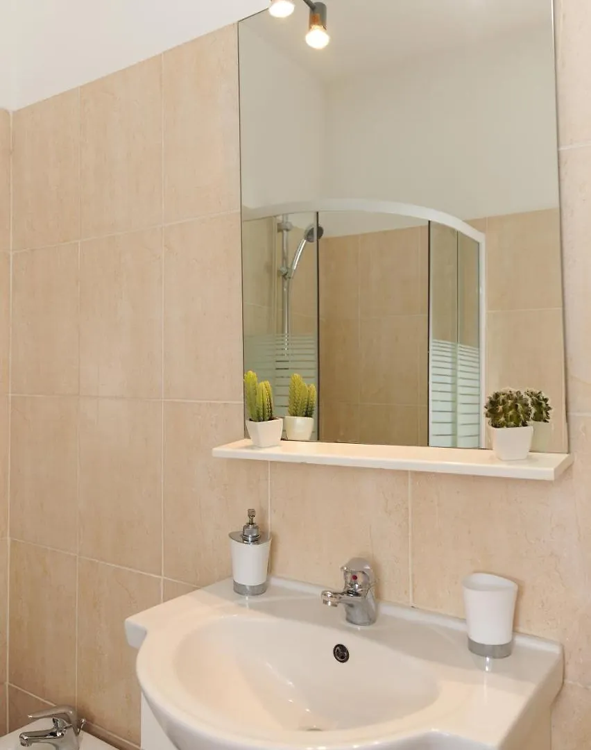 131 Promenade Five Stars Holiday House Apartment Nice 0*,  France